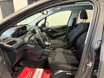 Peugeot 208 PureTech 82 Allure Sky