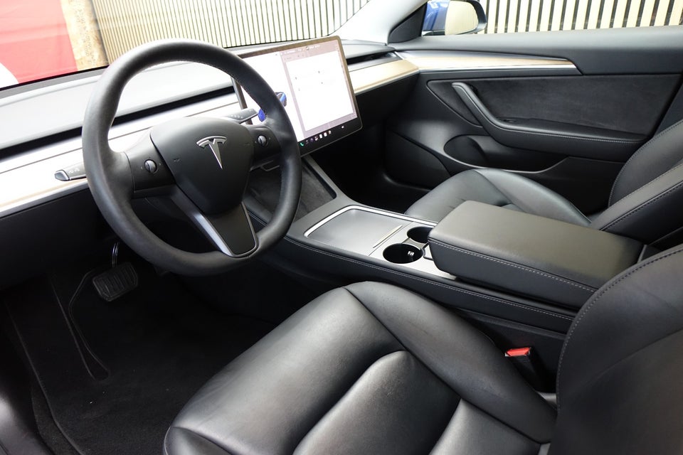 Tesla Model 3, Billede 3