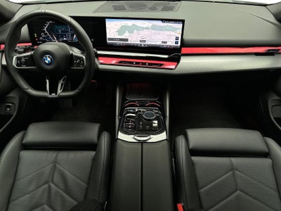 BMW i5 eDrive40 Touring M-Sport billede 3