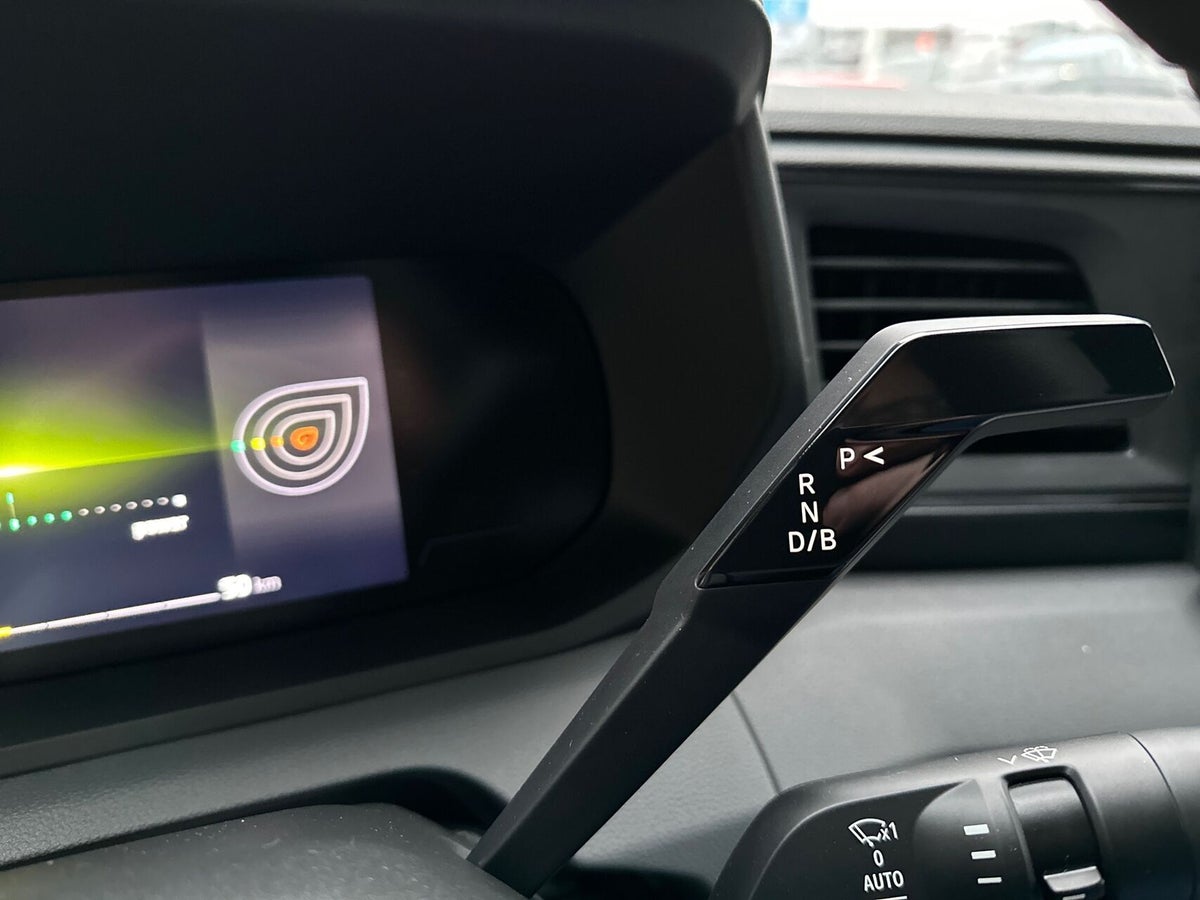 Renault Master V T35 E-Tech L3H2 Kassevogn Tekno billede 14