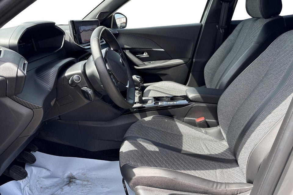 Peugeot 2008 1,2 PureTech 100 Allure 2024
