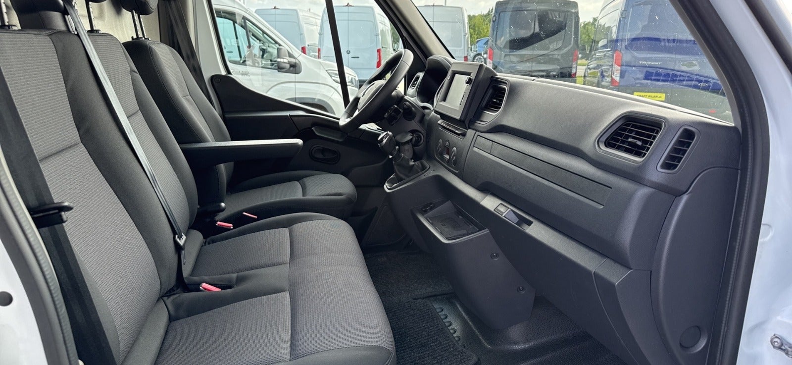 Billede af Renault Master IV T35 2,3 dCi 145 L3H2 Kassevogn RWD