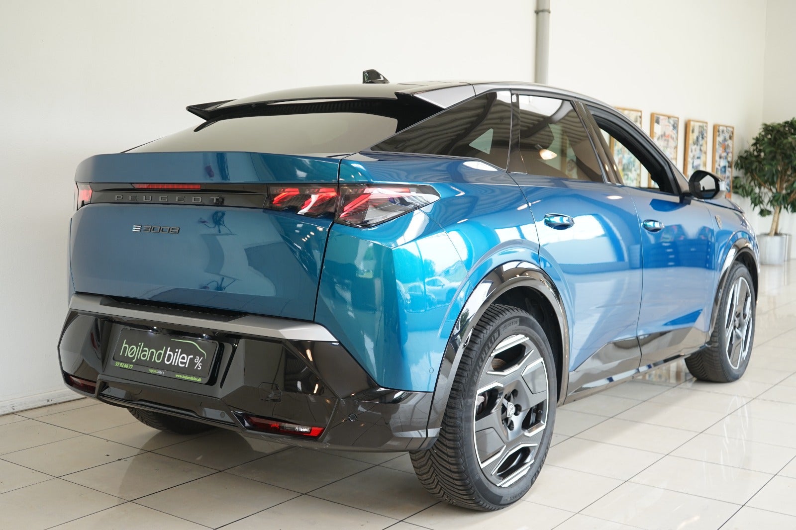Peugeot e-3008