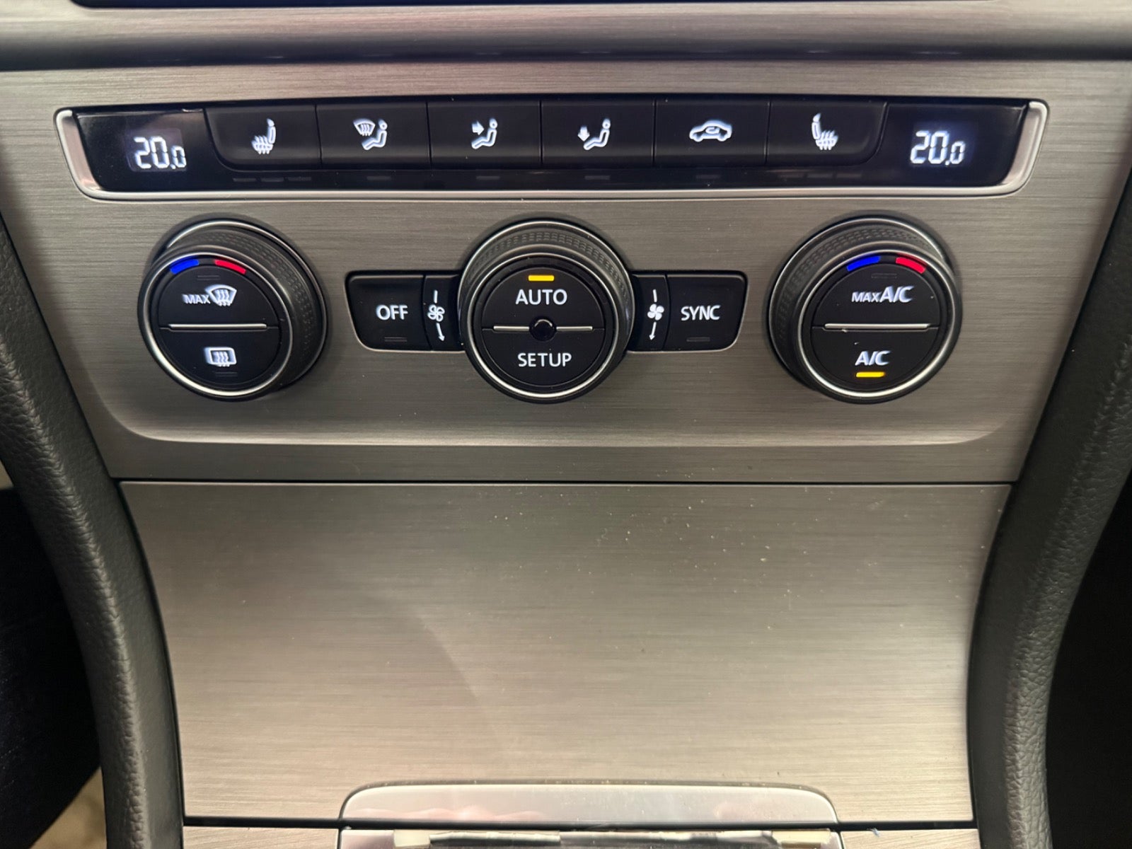 VW Golf VII TSi 122 Comfortline Variant BMT