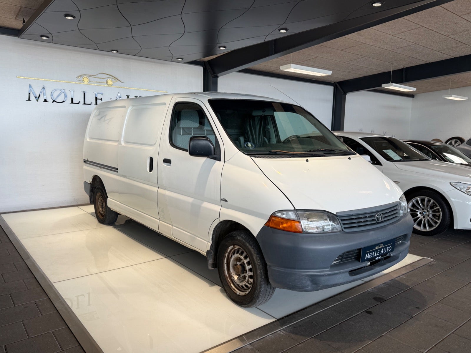 Billede af Toyota HiAce 2,5 D-4D 88 Komfort lang