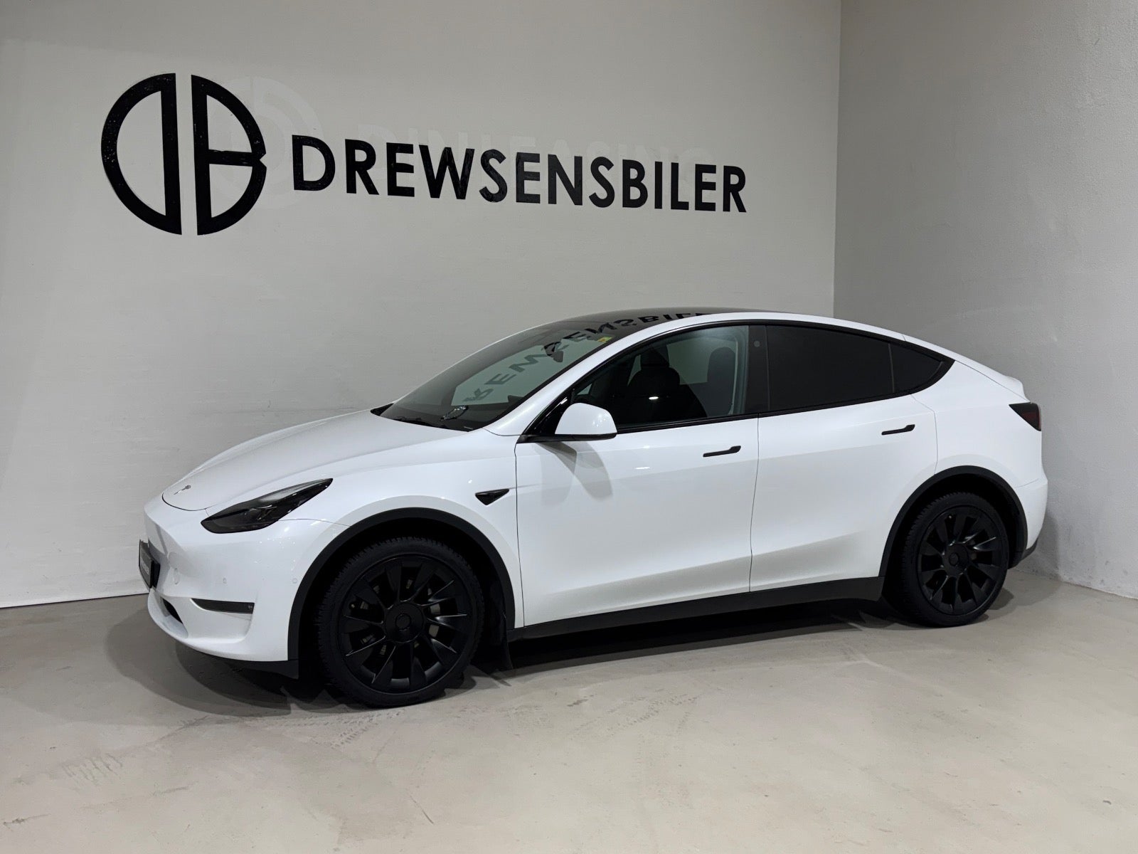 Tesla Model Y Long Range AWD