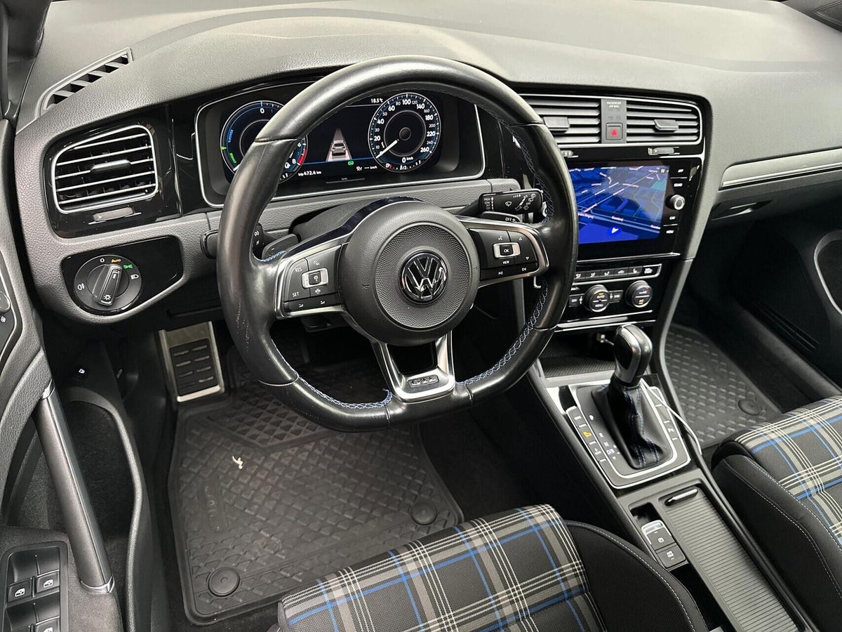 VW Golf VIII GTE DSG billede 3