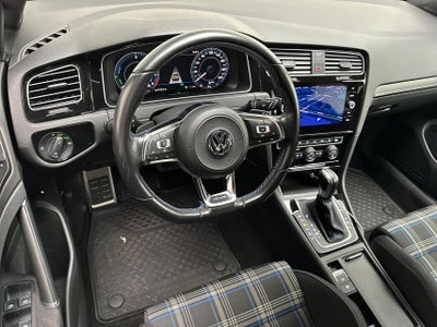 VW Golf VIII GTE DSG billede 2