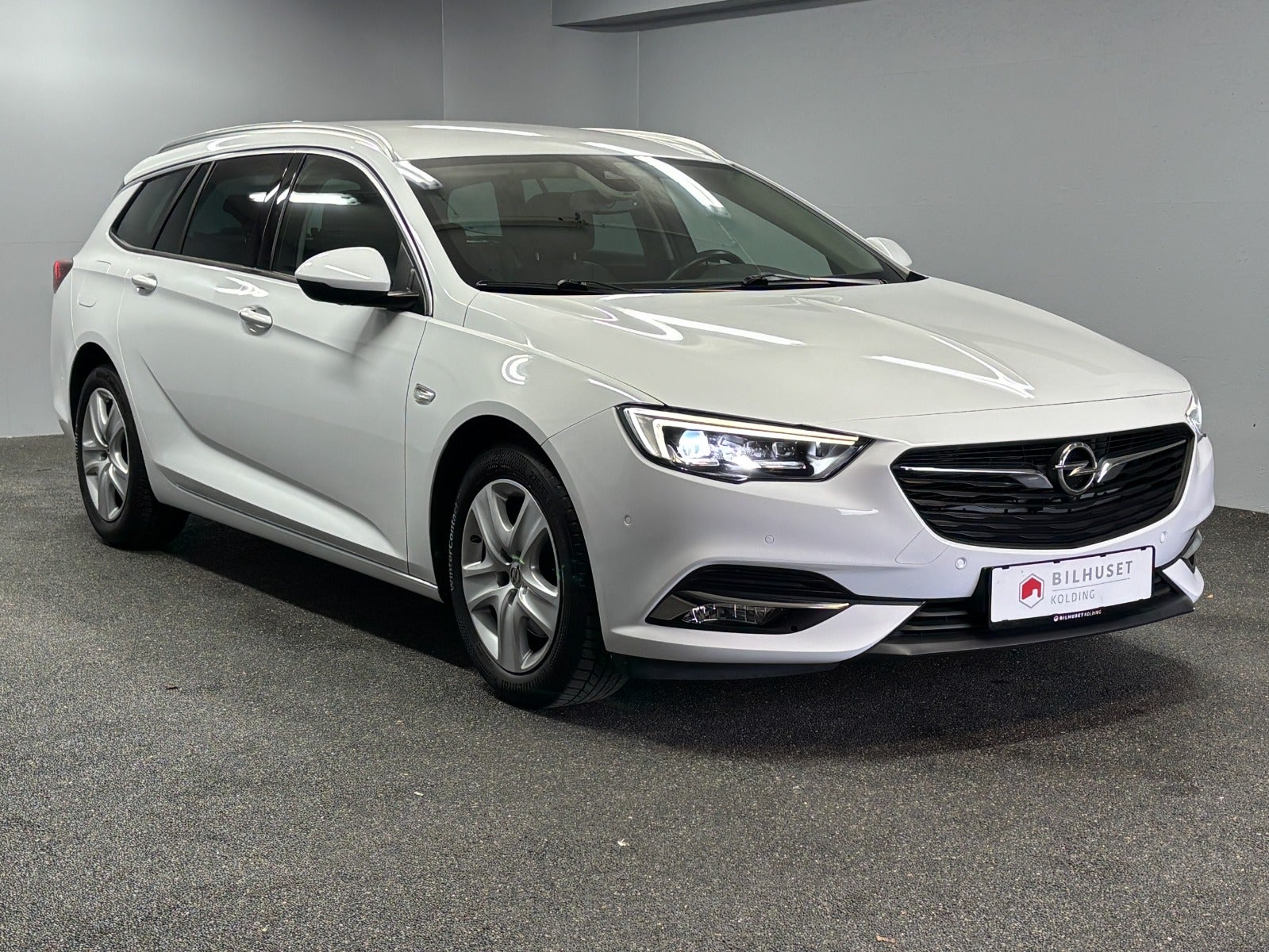 Billede af Opel Insignia 1,5 T 165 Dynamic Sports Tourer aut.