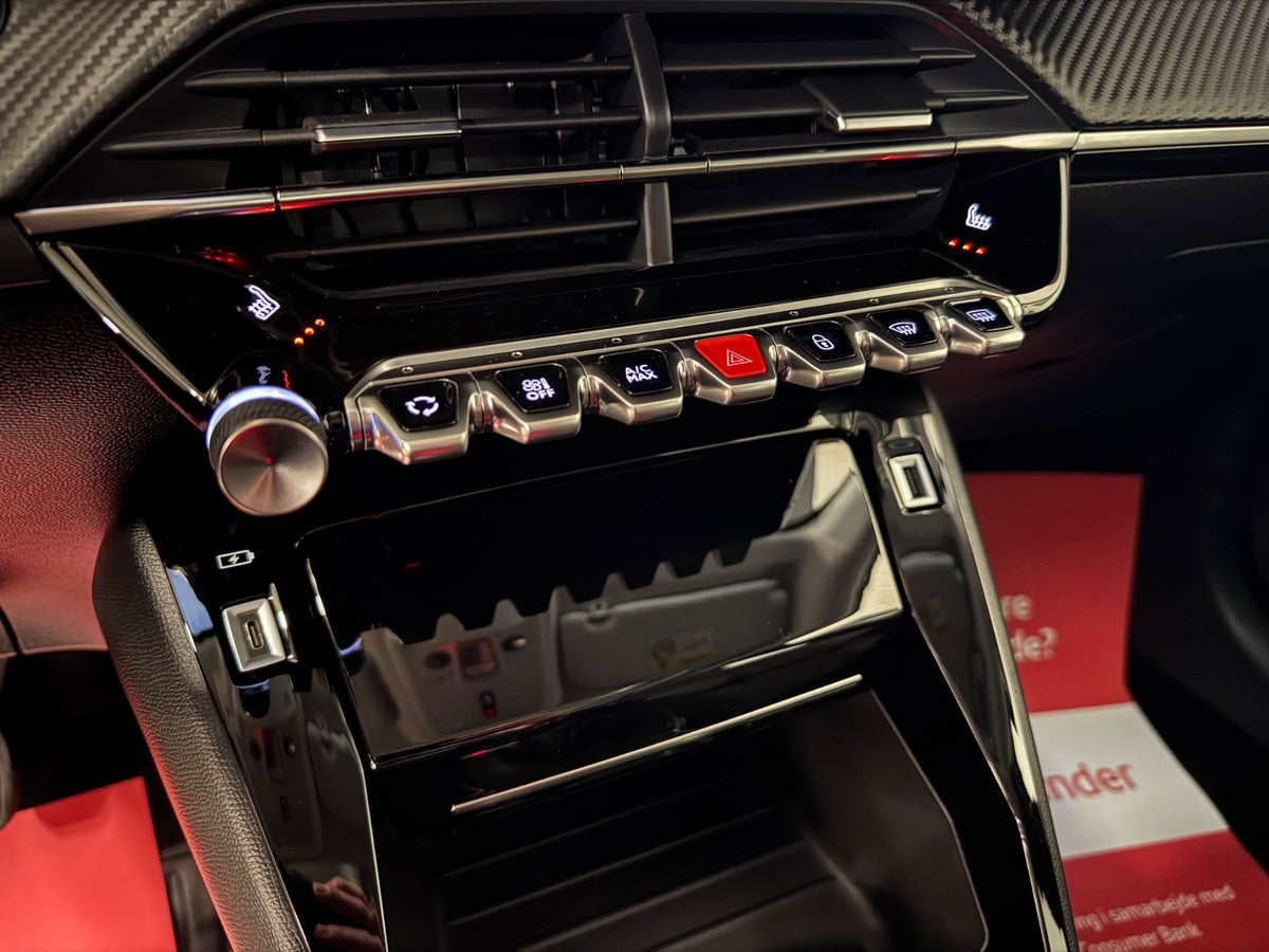 Peugeot 208 PureTech 100 Allure Sky