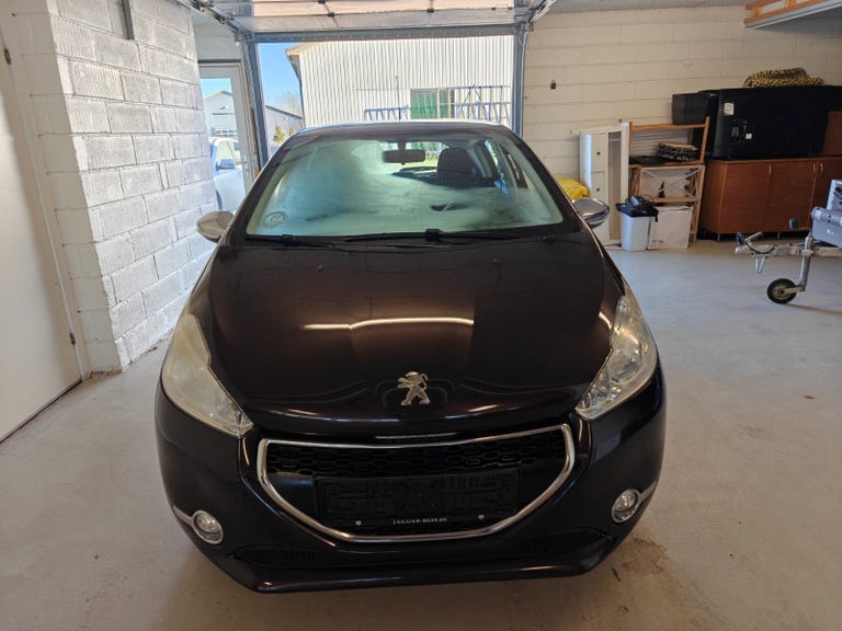 Peugeot 208 VTi Urban