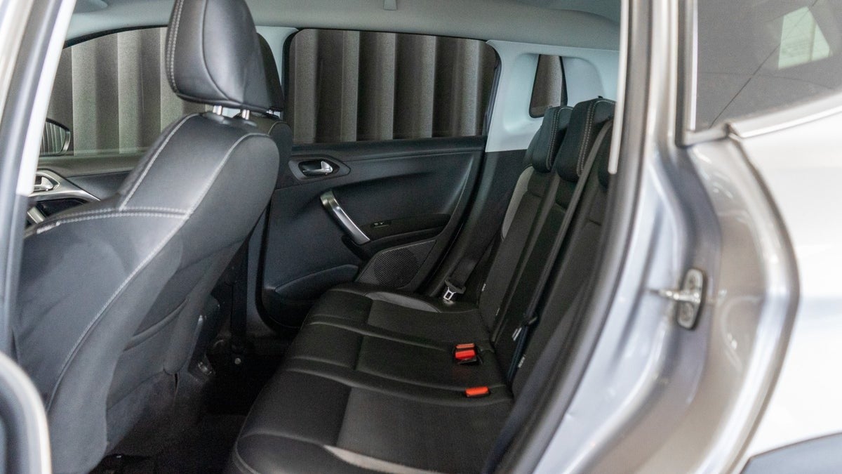 Billede af Peugeot 2008 1,6 BlueHDi 100 Allure Sky