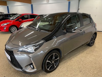Toyota Yaris 1,5 Hybrid H2 Style e-CVT Benzin aut. Automatgear modelår 2017 km 82000 Metal klimaanlæ