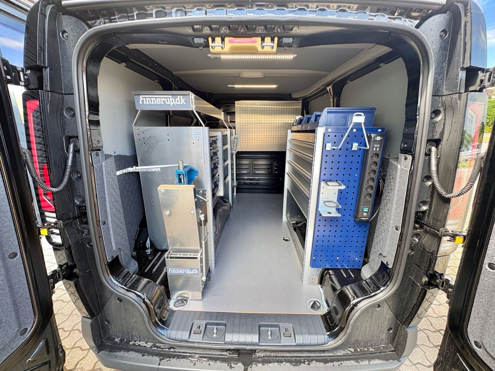 Kia PV5 Cargo L1H1 Long Range Work Pro