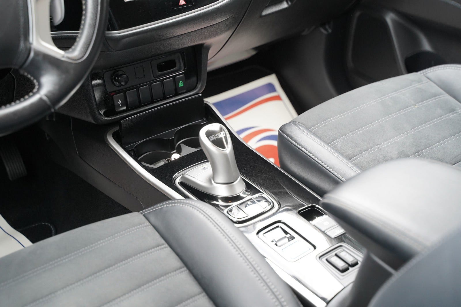 Billede af Mitsubishi Outlander 2,4 PHEV Inform+ CVT 4WD