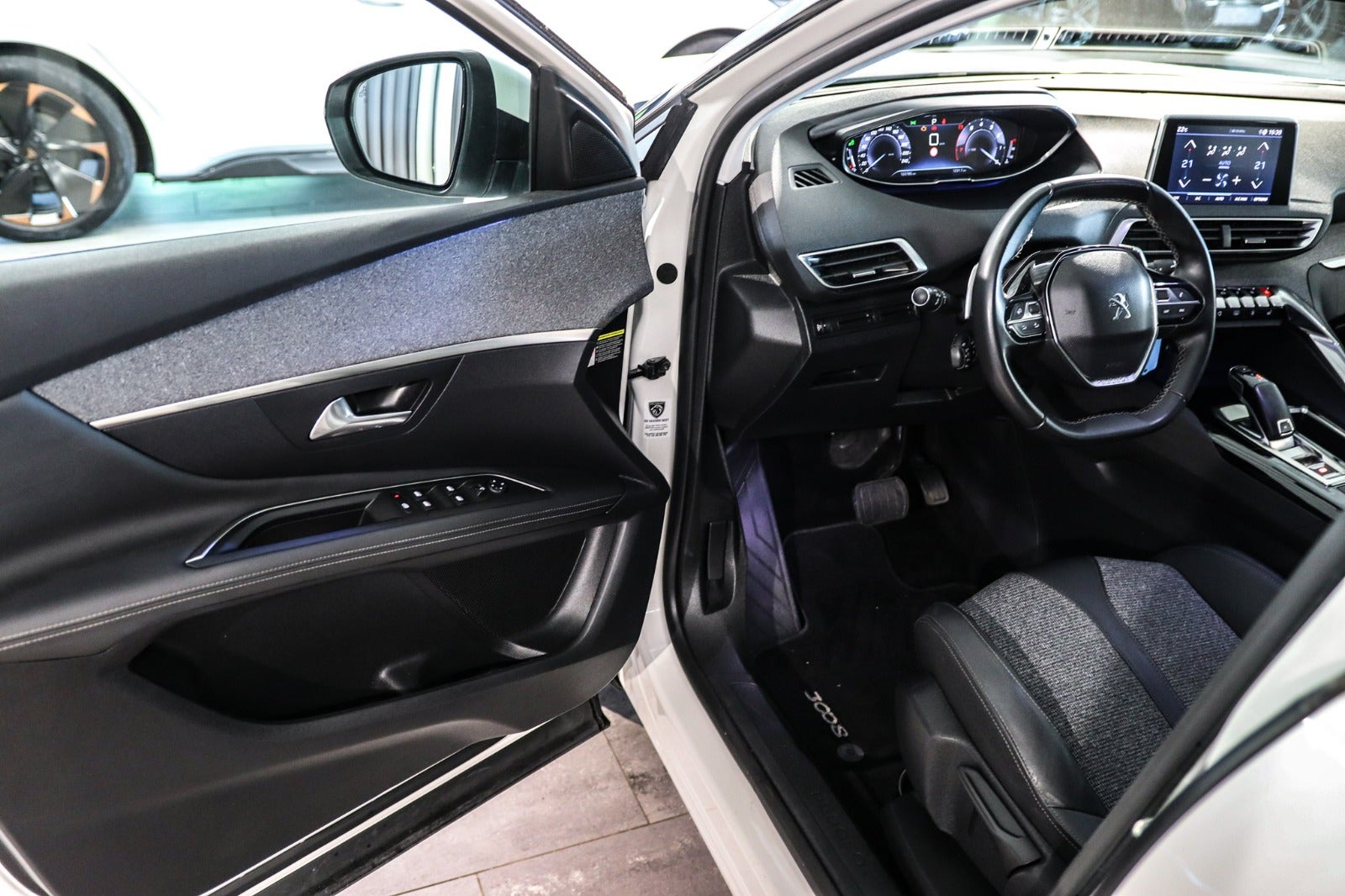 Billede af Peugeot 3008 1,2 PureTech 130 Allure Limited EAT8