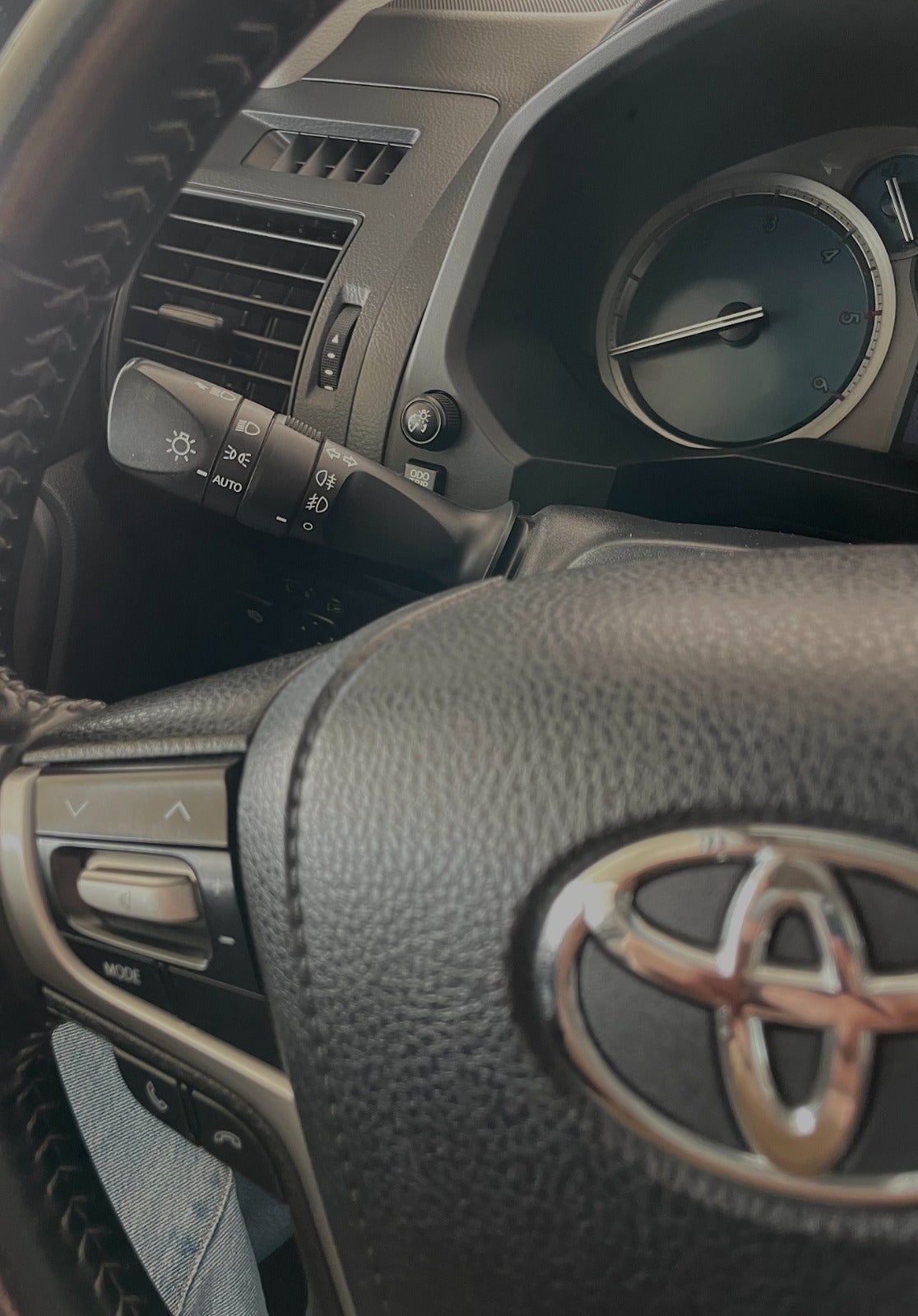 Billede af Toyota Land Cruiser 2,8 D-4D T2 aut. Van