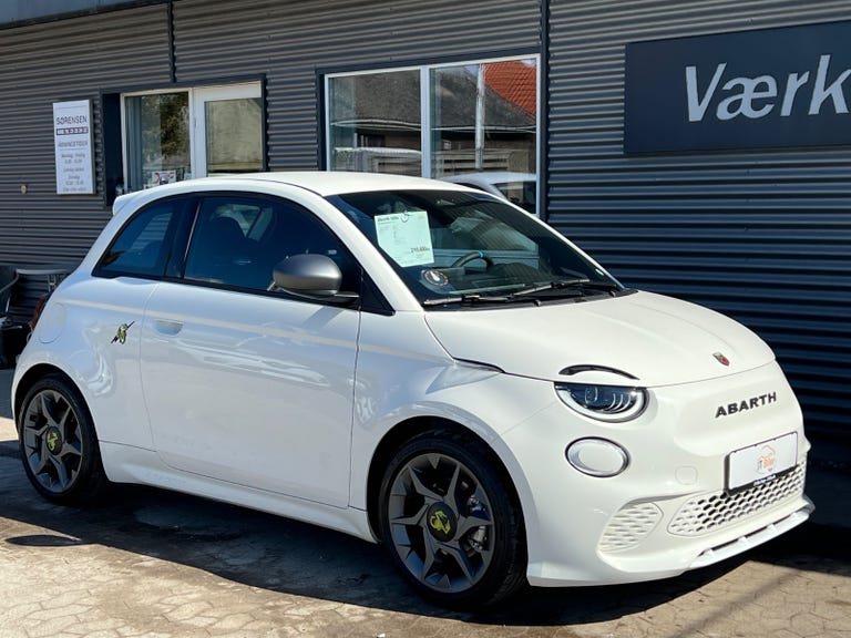 Abarth 500e Scorpionissima