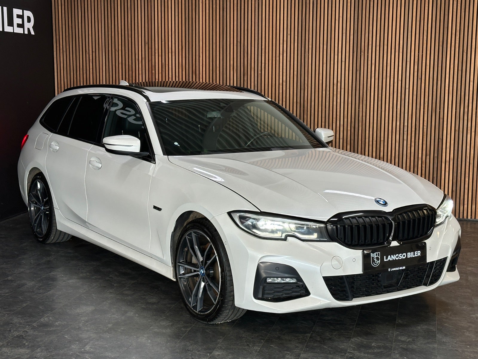 Billede af BMW 330e 2,0 Touring M-Sport+ aut.