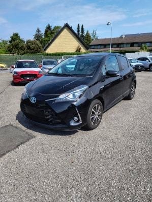 Toyota Yaris Hybrid H3 Limited e-CVT