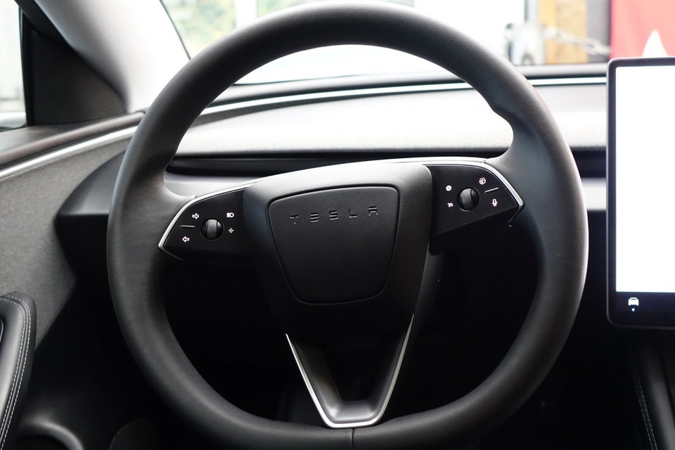 Tesla Model 3, Billede 4