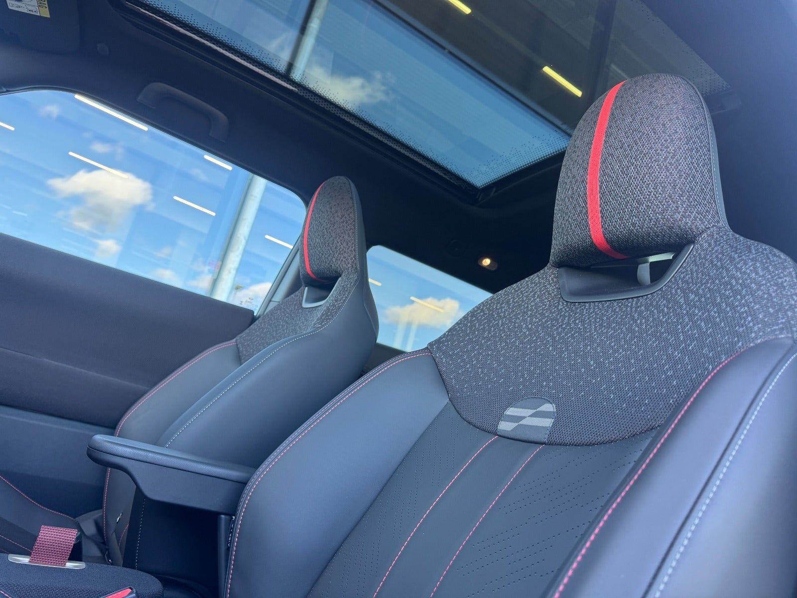 MINI Cooper SE JCW Trim XL 3d - 11