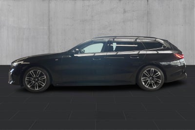 BMW i5 eDrive40 Touring M-Sport - 1