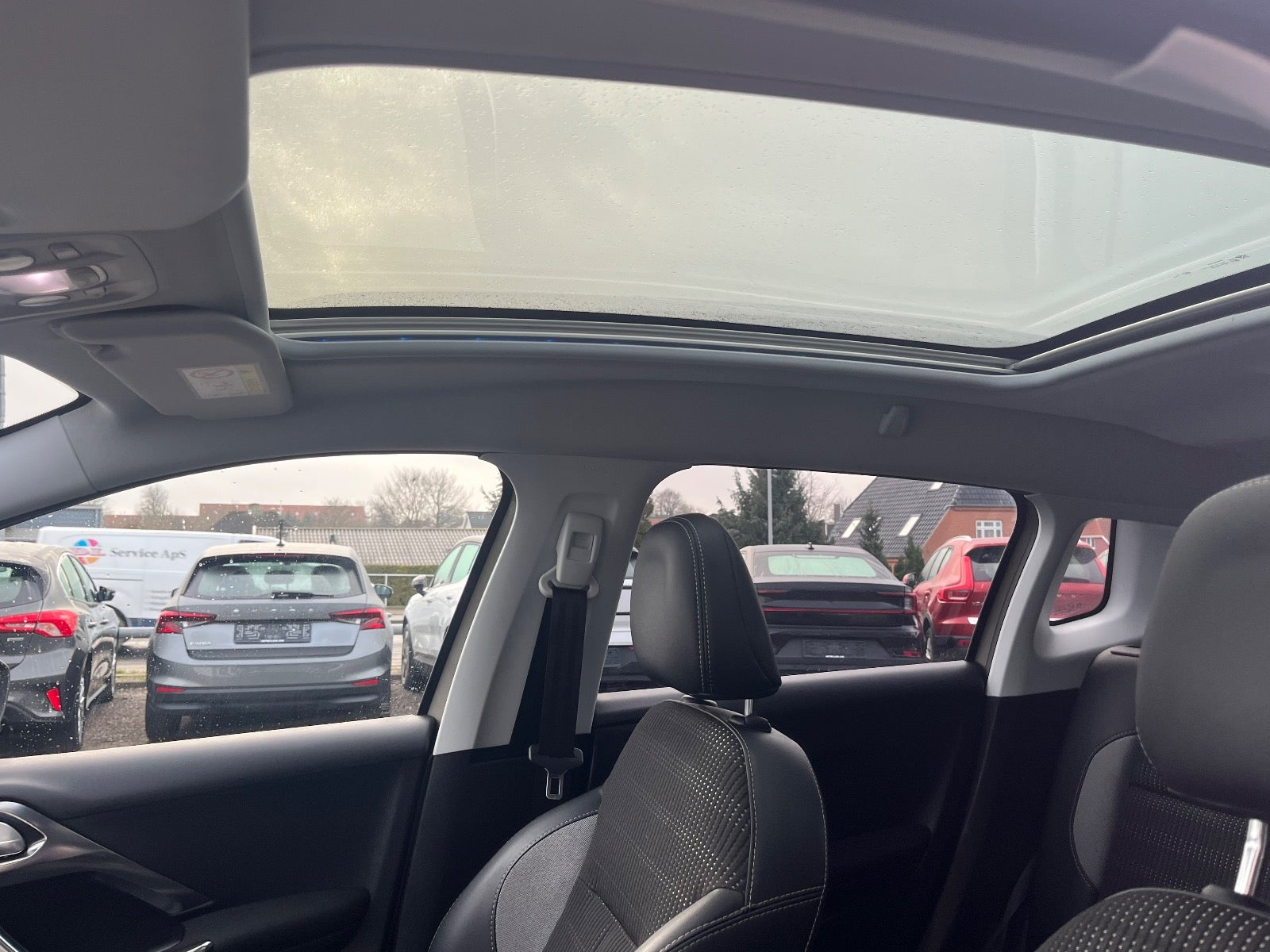 Billede af Peugeot 2008 1,2 e-THP 110 Allure Sky EAT6