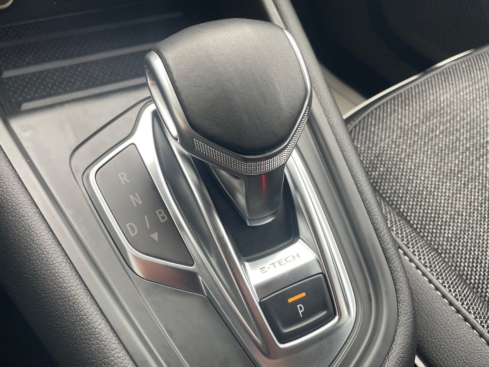 Billede af Renault Captur 1,6 E-Tech Intens