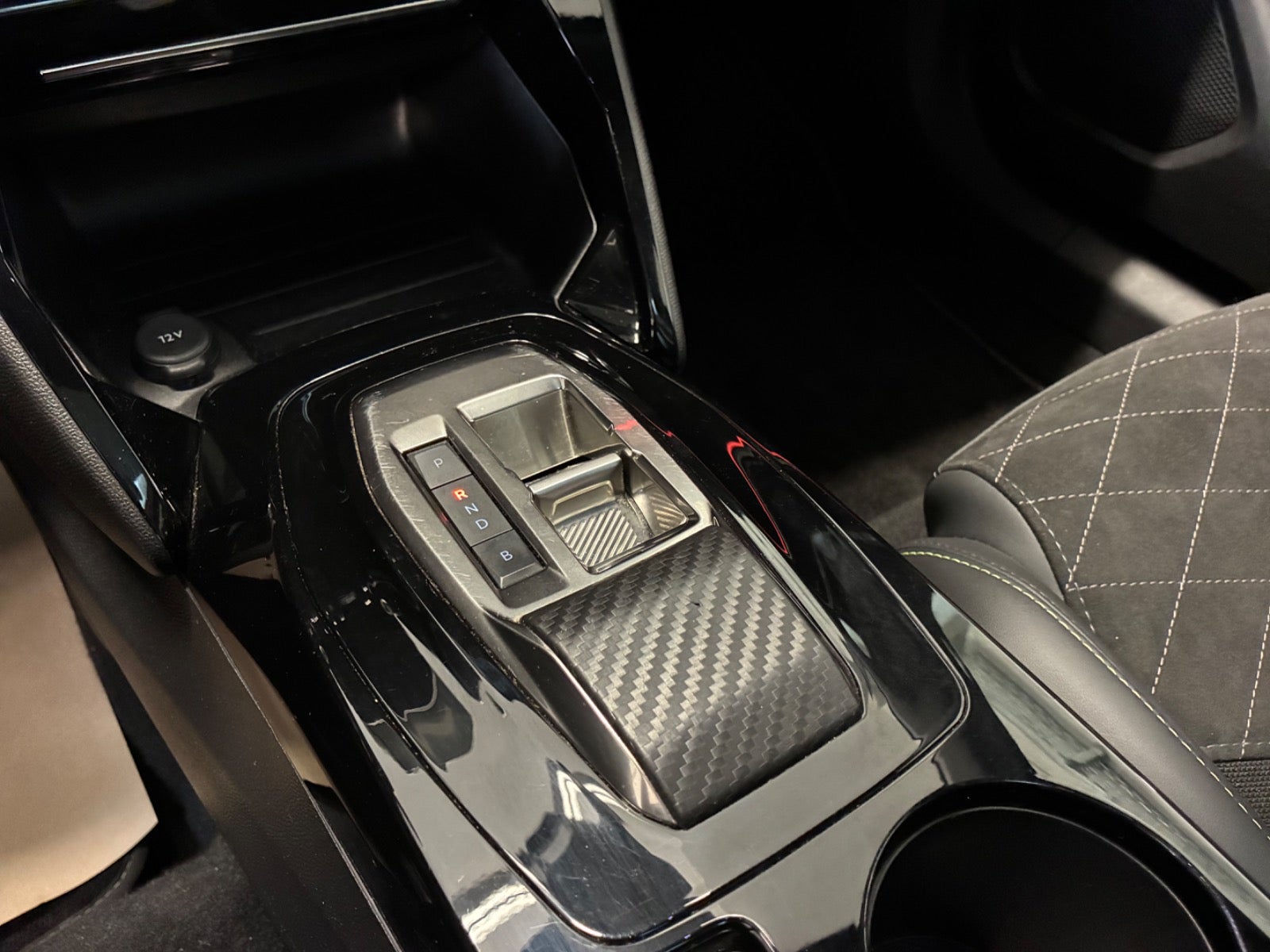 Billede af Peugeot e-2008 50 GT Sky