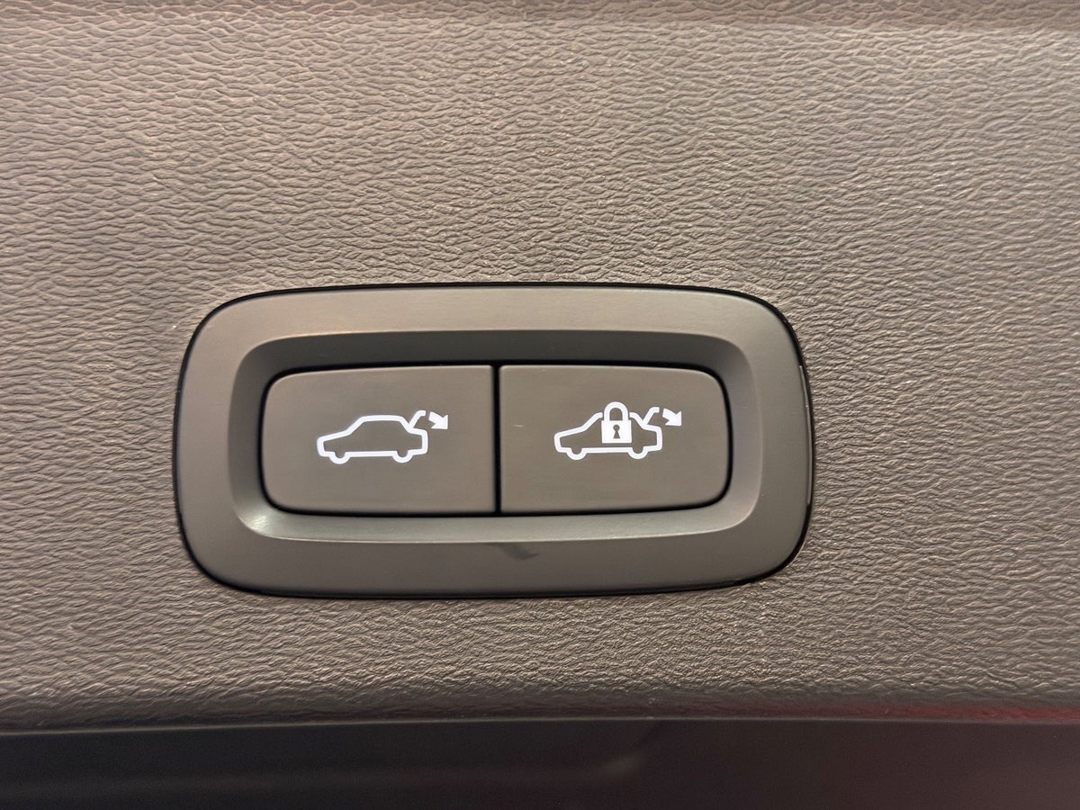 Volvo EX40 Twin Black Edition