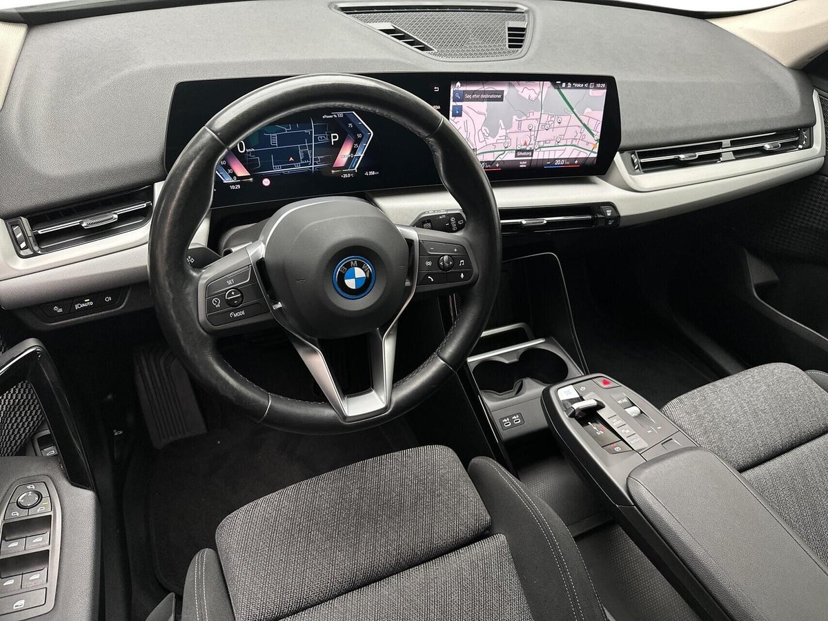 BMW iX1 xDrive30 billede 3
