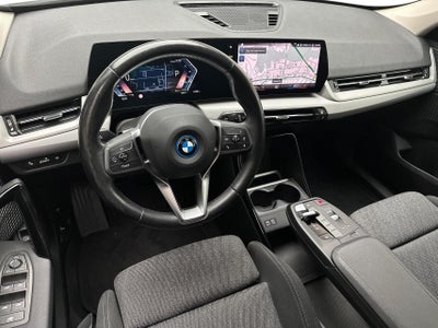 BMW iX1 xDrive30 billede 2
