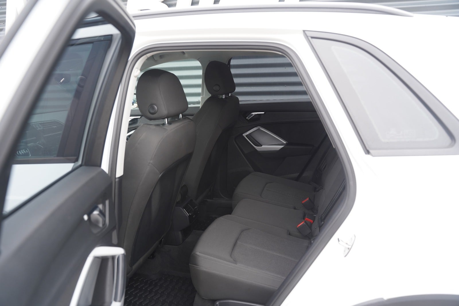 Billede af Audi Q3 45 TFSi e Attitude plus S-tr.