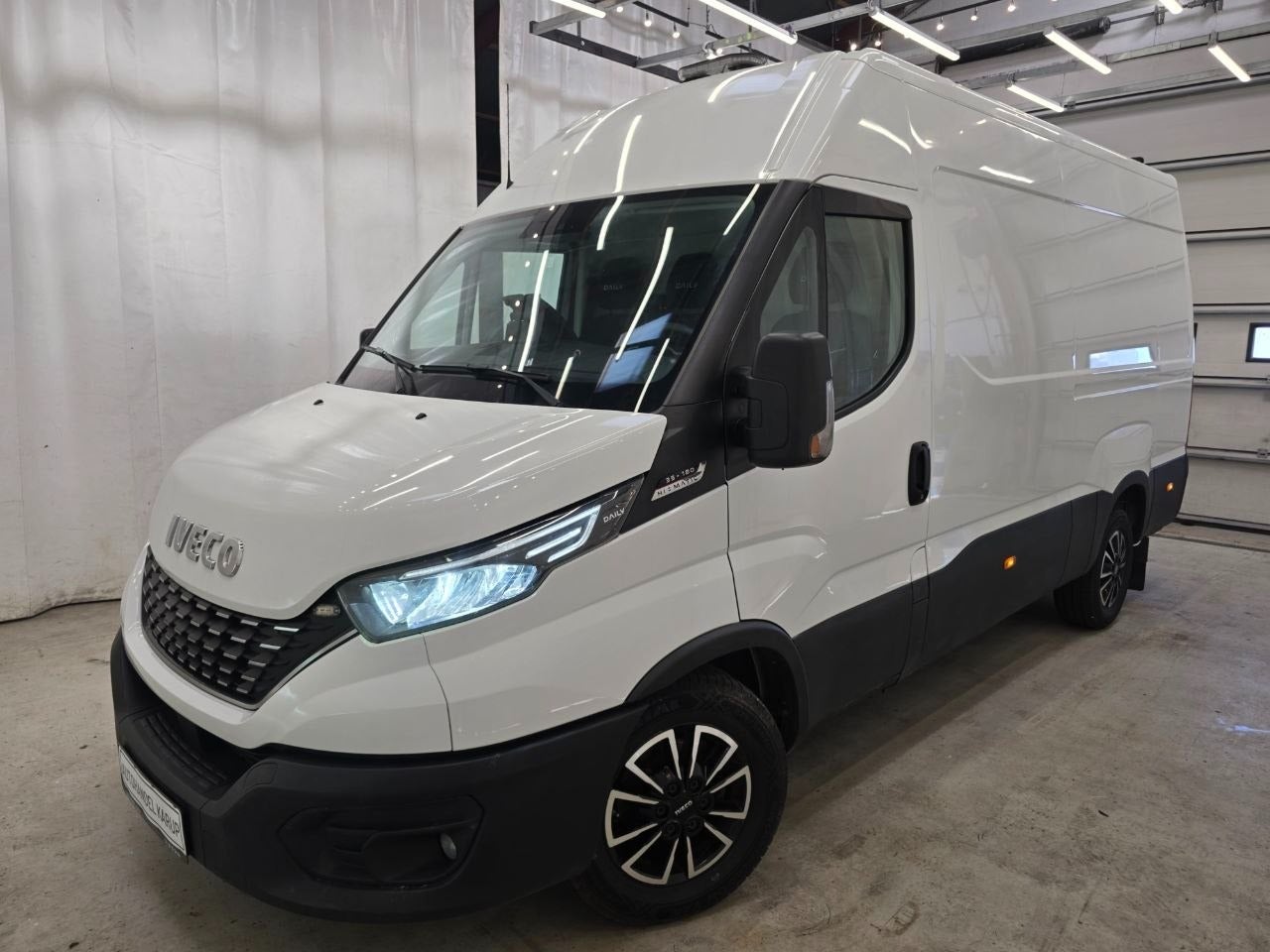 Iveco Daily 35S18 12m³ Van AG8