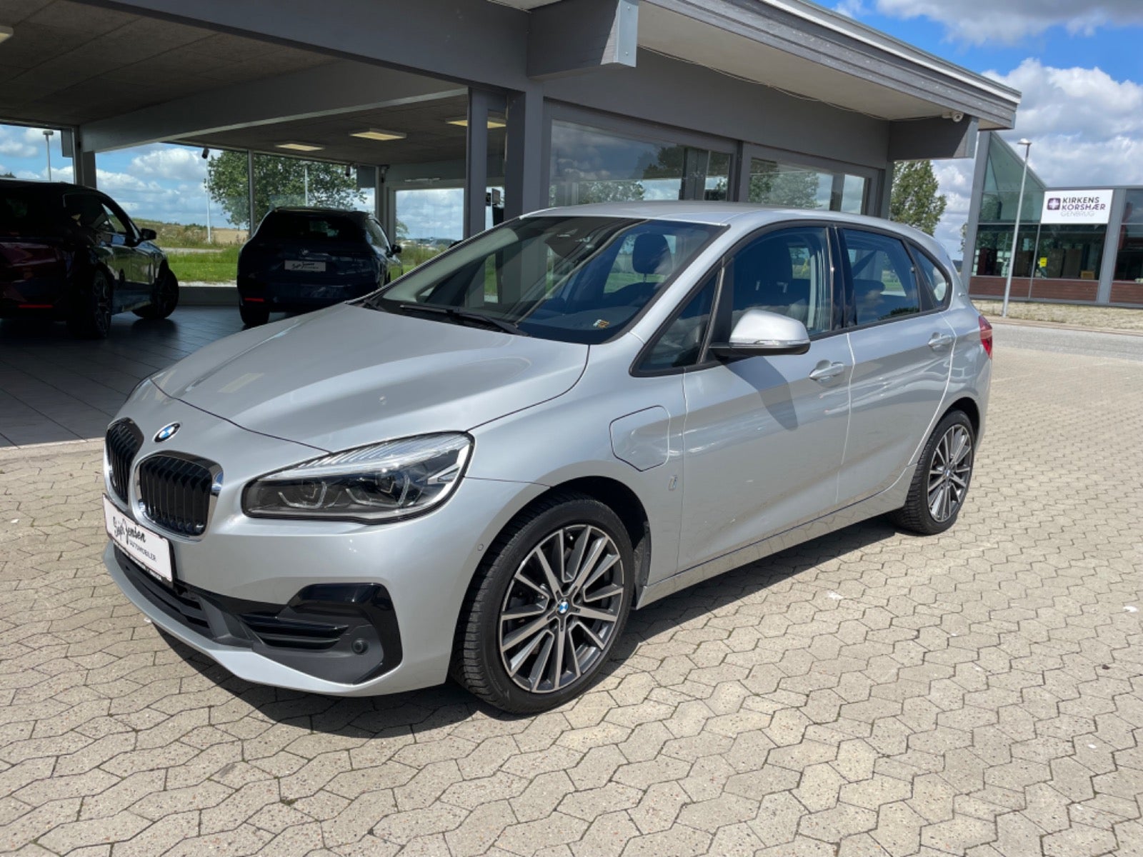 BMW 225xe 2019