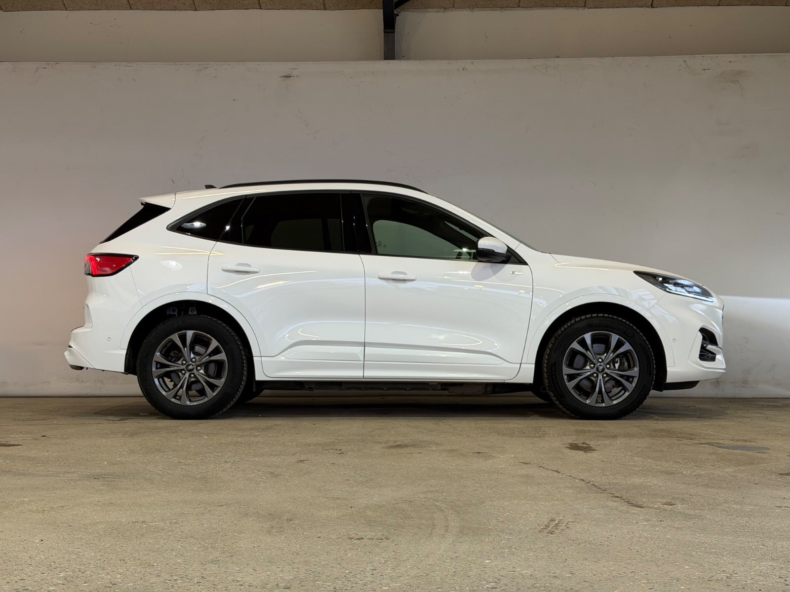 Ford Kuga PHEV ST-Line CVT Van