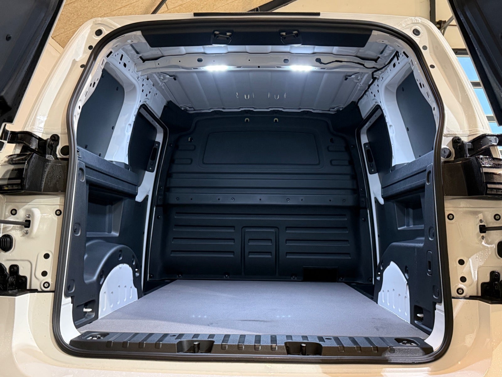 VW ID.Buzz Cargo Comfort 4Motion