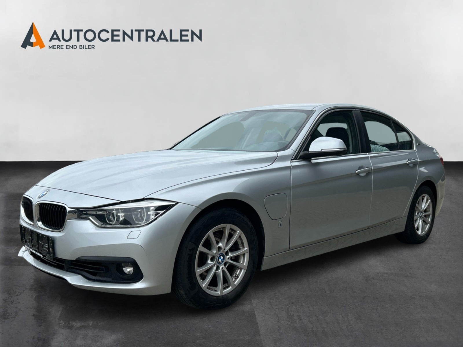 BMW 330e