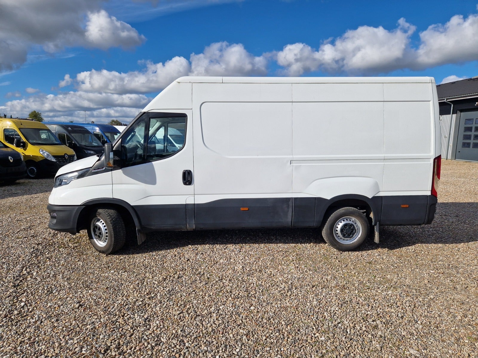 Billede af Iveco Daily 3,0 35S18 12m³ Van AG8