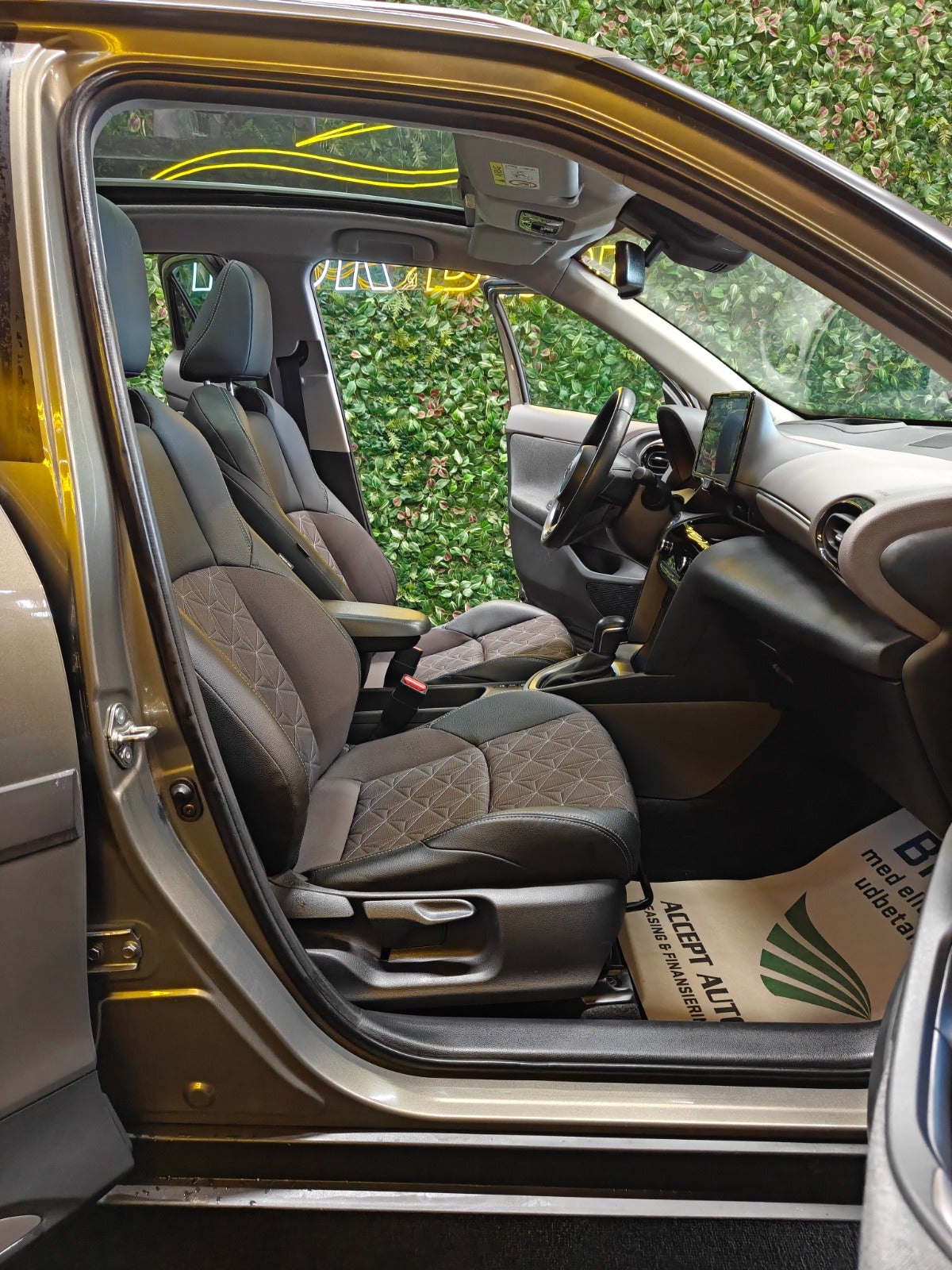 Billede af Toyota Yaris Cross 1,5 Hybrid Style Tech+ e-CVT
