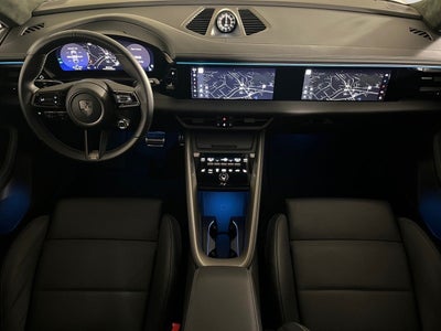 Porsche Macan Turbo Van