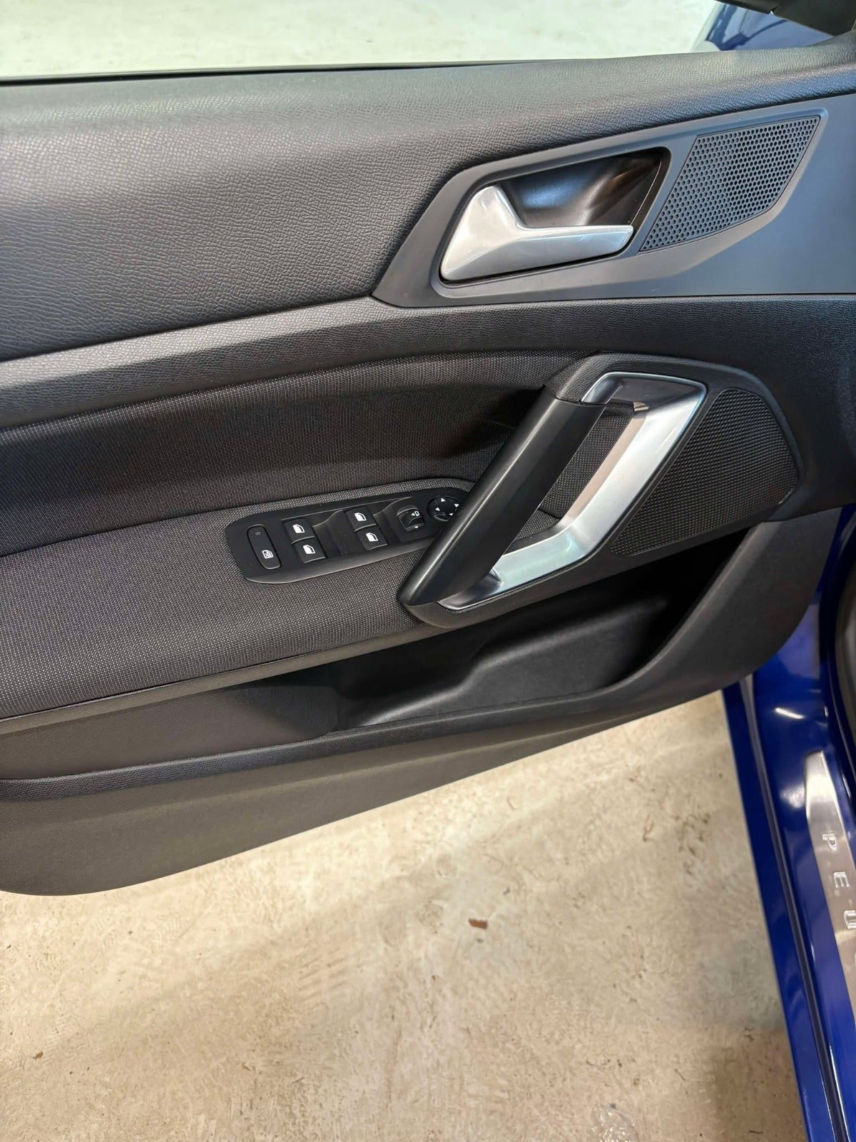 Billede af Peugeot 308 1,5 BlueHDi 130 Selection Sky SW