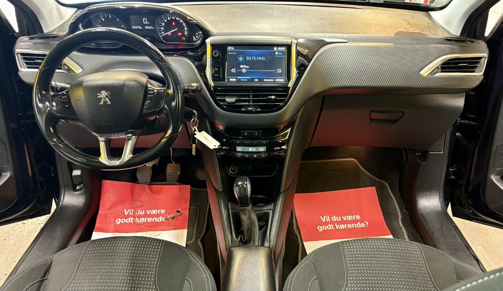 Billede af Peugeot 208 1,6 BlueHDi 100 Allure Sky