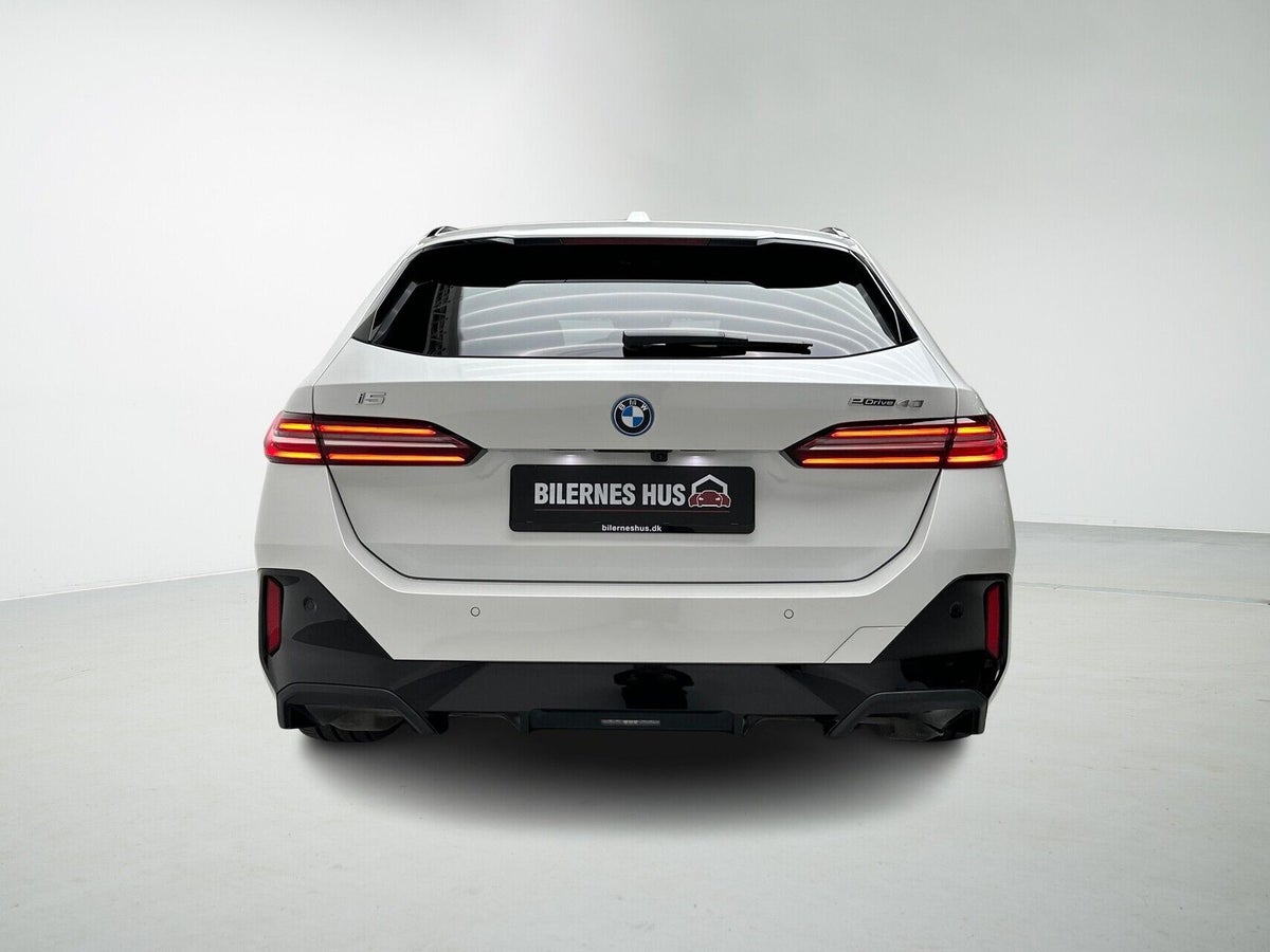 BMW i5 eDrive40 Touring M-Sport billede 7