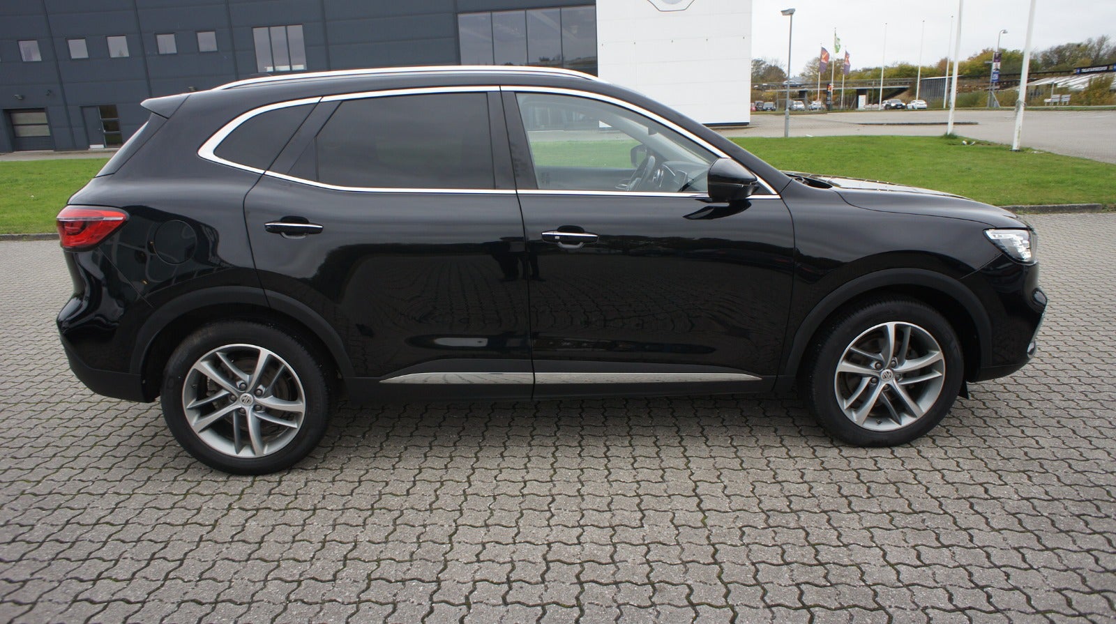 MG EHS PHEV Luxury