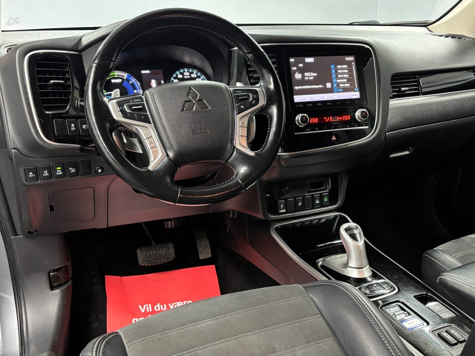 Billede af Mitsubishi Outlander 2,4 PHEV Intense CVT 4WD