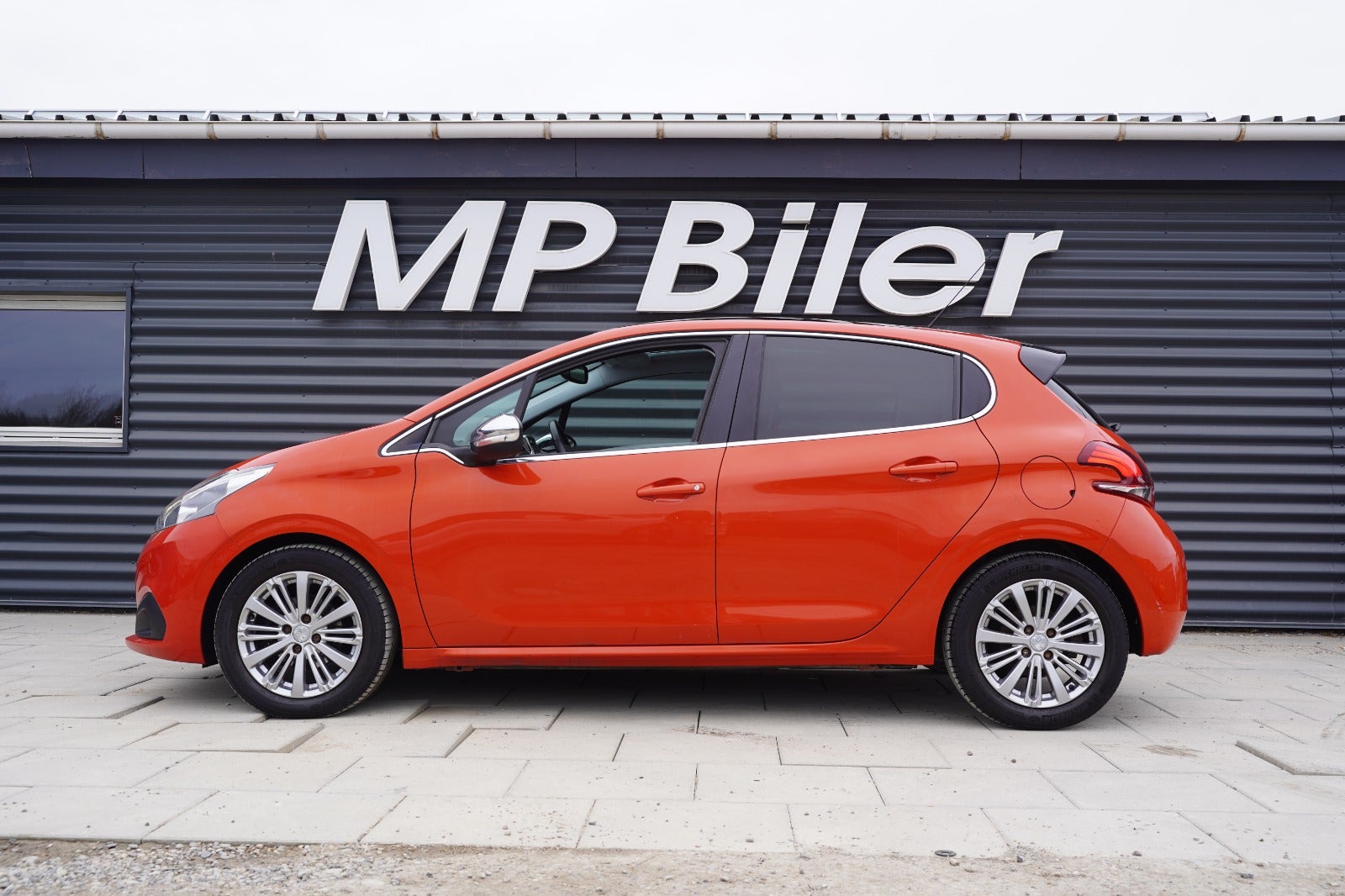 Billede af Peugeot 208 1,6 BlueHDi 100 Allure Sky