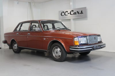 Volvo 264 2,8  4d