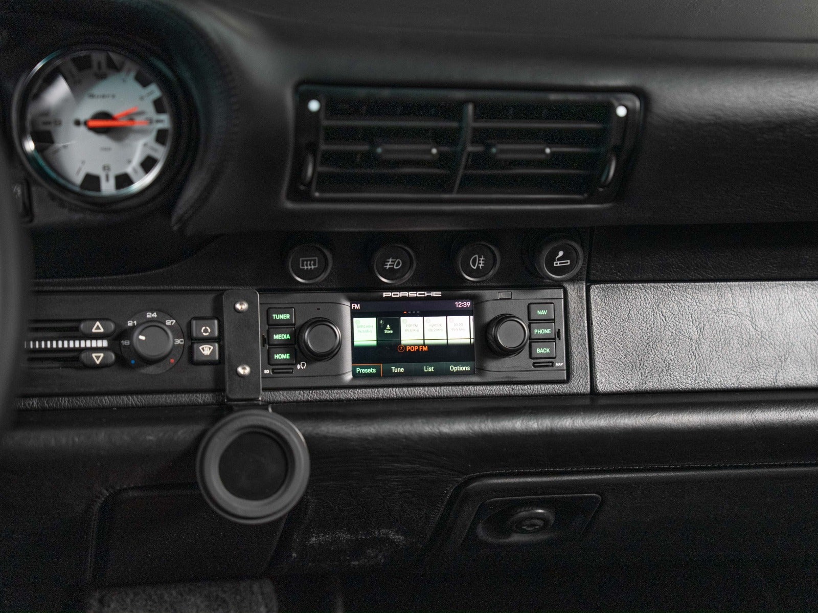 Gallery image 16 of 18